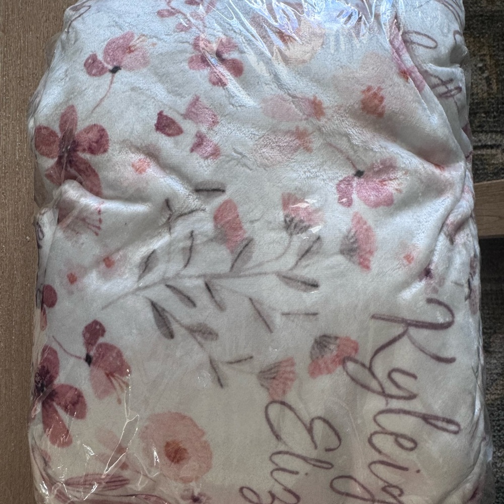 Floral Pink and White Blanket - Personalized Kyleigh Elizabeth